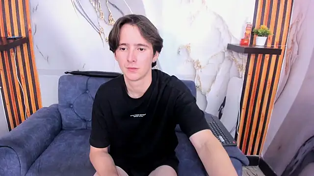 Snapshot of Aaron_LatinMen2 chatting on 26, 11, 2025 Aaron LatinMen2 online show from 26, 11, 2025