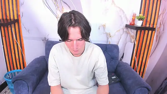 Snapshot of Aaron_LatinMen2 chatting on 28, 11, 2025 Aaron LatinMen2 online show from 28, 11, 2025