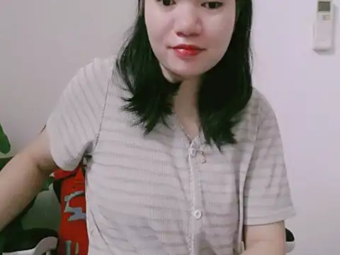 Snapshot of Lisa537- chatting on 14, 12, 2025 Lisa537- online show from 14, 12, 2025