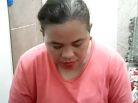 Snapshot of cutechubby chatting on 5, 12, 2025 cutechubby online show from 5, 12, 2025