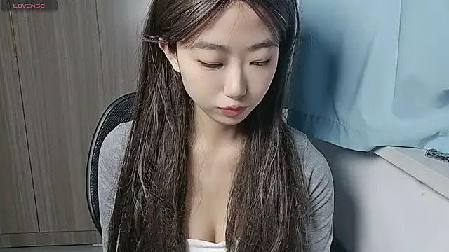 Yyoo-99 online show from 2, 12, 2025