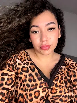 Snapshot of VictoriaaRose chatting on 3, 12, 2025 VictoriaaRose online show from 3, 12, 2025