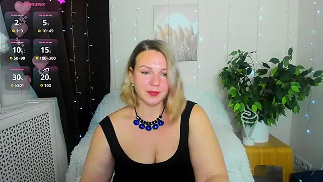 Snapshot of Alison_star_ chatting on 2, 12, 2025 Alison star online show from 2, 12, 2025
