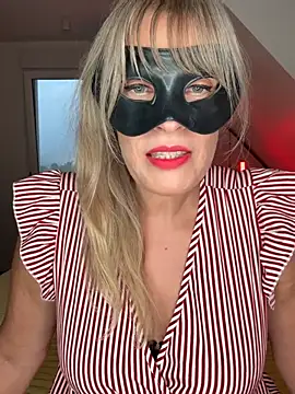 SophieFinely online show from 17, 7, 2026