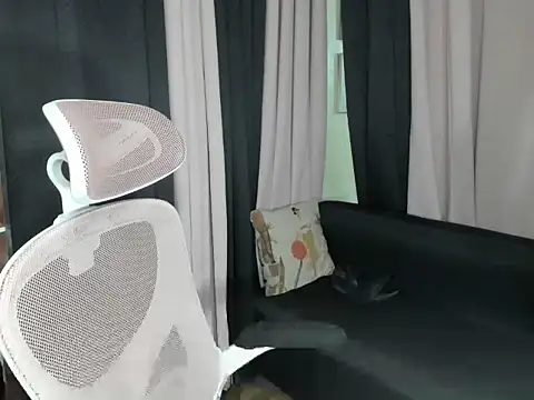 Snapshot of TsUncutMegan chatting on 29, 11, 2025 TsUncutMegan online show from 29, 11, 2025