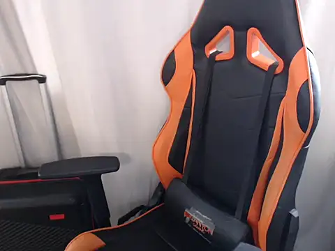 Snapshot of MissButterfly69 chatting on 5, 12, 2025 MissButterfly69 online show from 5, 12, 2025