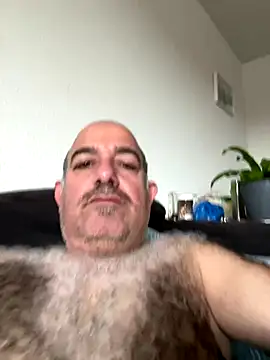 Snapshot of Laufla chatting on 20, 12, 2025 Laufla online show from 20, 12, 2025