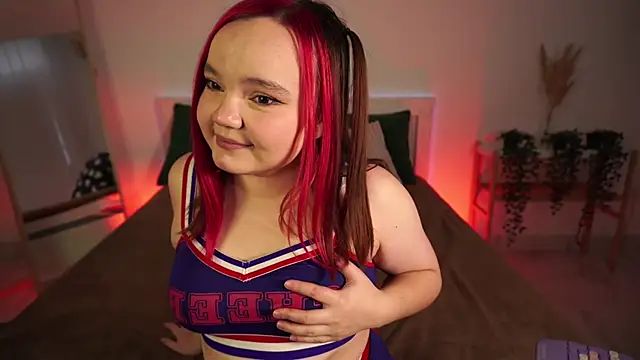 Snapshot of Rose_Luvv chatting on 5, 12, 2025 Rose Luvv online show from 5, 12, 2025