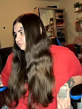 Snapshot of MariasV chatting on 2, 12, 2025 MariasV online show from 2, 12, 2025