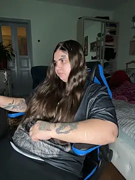 Snapshot of MariasV chatting on 5, 12, 2025 MariasV online show from 5, 12, 2025