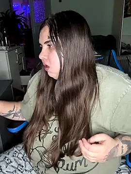 Snapshot of MariasV chatting on 13, 12, 2025 MariasV online show from 13, 12, 2025