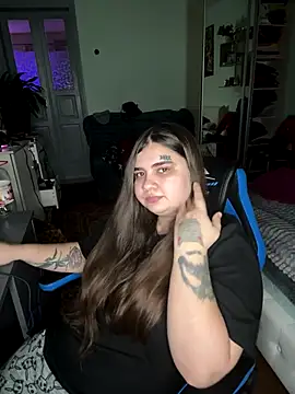 Snapshot of MariasV chatting on 14, 12, 2025 MariasV online show from 14, 12, 2025