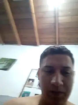 Snapshot of Alvarezz0202 chatting on 2, 6, 2026 Alvarezz0202 online show from 2, 6, 2026