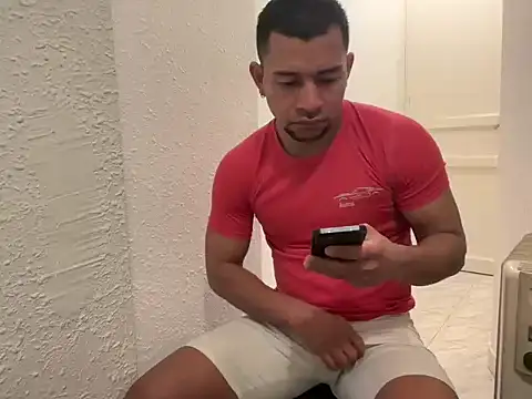 Snapshot of esleider12 chatting on 17, 12, 2025 esleider12 online show from 17, 12, 2025