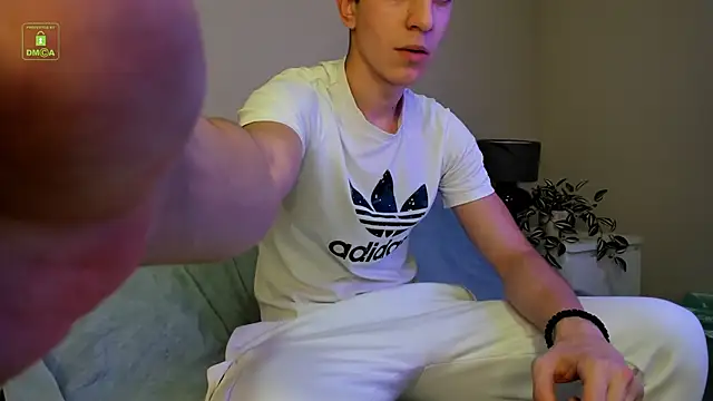 Snapshot of Johny_Travolta chatting on 2, 12, 2025 Johny Travolta online show from 2, 12, 2025