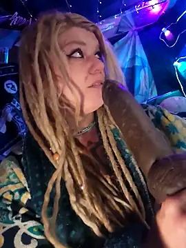 Horny hippie online show from 17, 12, 2025