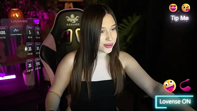 Snapshot of SoffiRay chatting on 4, 12, 2025 SoffiRay online show from 4, 12, 2025