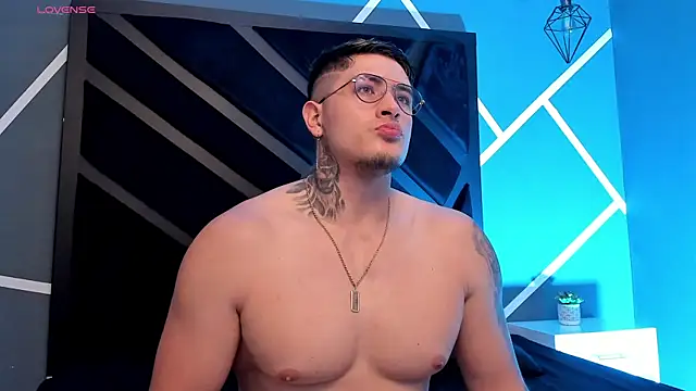 Snapshot of ArturFrostt chatting on 16, 12, 2025 ArturFrostt online show from 16, 12, 2025