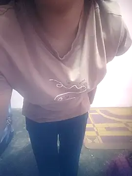 Snapshot of Juliekhan_98 chatting on 4, 12, 2025 Juliekhan 98 online show from 4, 12, 2025