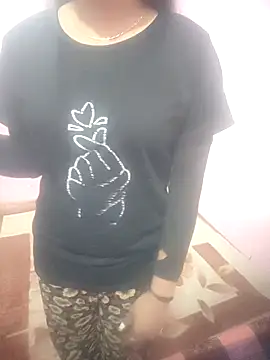 Snapshot of Juliekhan_98 chatting on 23, 12, 2025 Juliekhan 98 online show from 23, 12, 2025