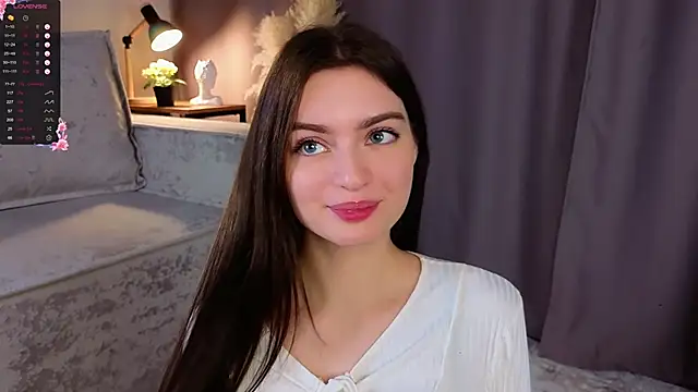 Snapshot of Sara_Kinsly chatting on 1, 12, 2025 Sara Kinsly online show from 1, 12, 2025