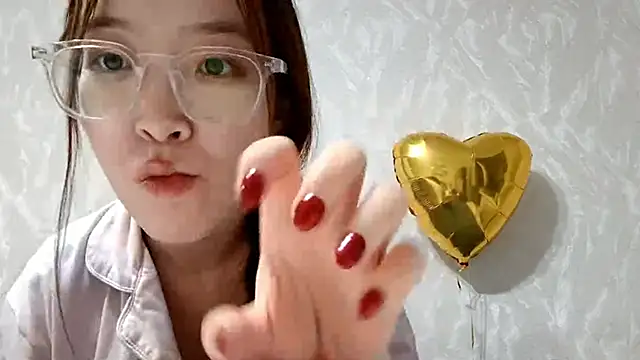 Snapshot of MollyTiger chatting on 17, 12, 2025 MollyTiger online show from 17, 12, 2025