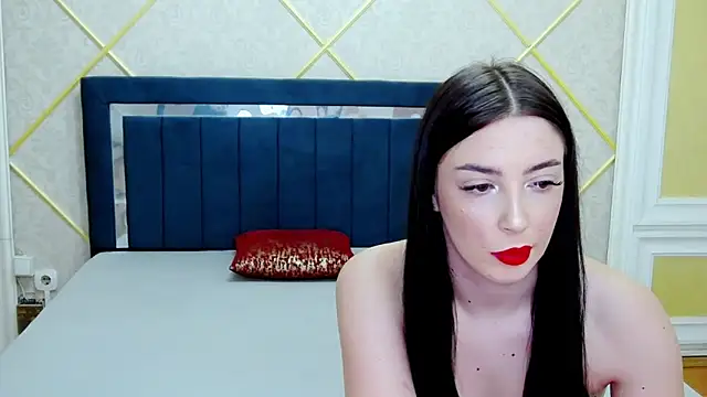 Snapshot of SaraElisse chatting on 2, 12, 2025 SaraElisse online show from 2, 12, 2025