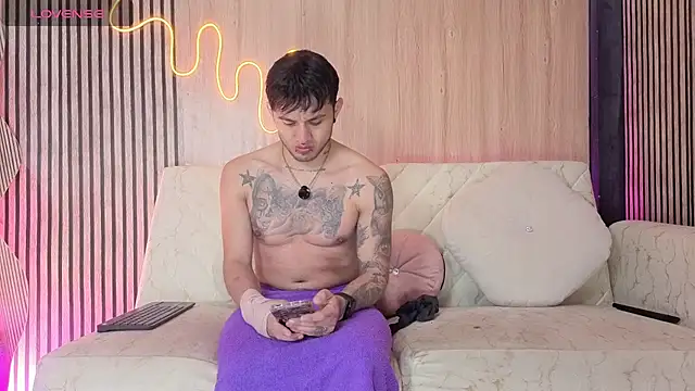 Snapshot of kingbrakly chatting on 2, 12, 2025 kingbrakly online show from 2, 12, 2025