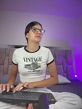 Snapshot of ZafiraNavarro chatting on 9, 5, 2026 ZafiraNavarro online show from 9, 5, 2026