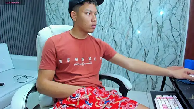 Snapshot of marcus_20 chatting on 1, 12, 2025 marcus 20 online show from 1, 12, 2025