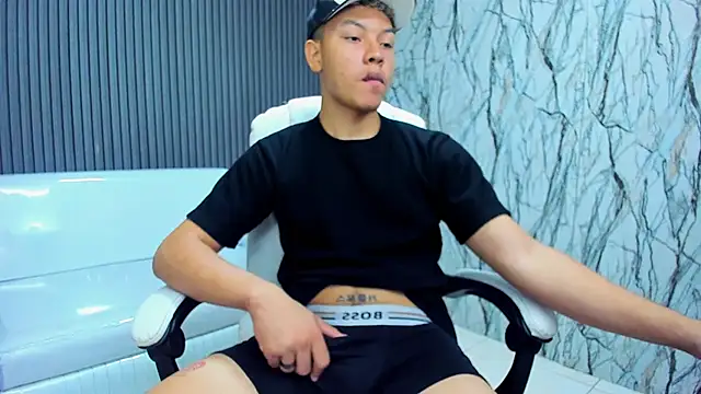 Snapshot of marcus_20 chatting on 2, 12, 2025 marcus 20 online show from 2, 12, 2025