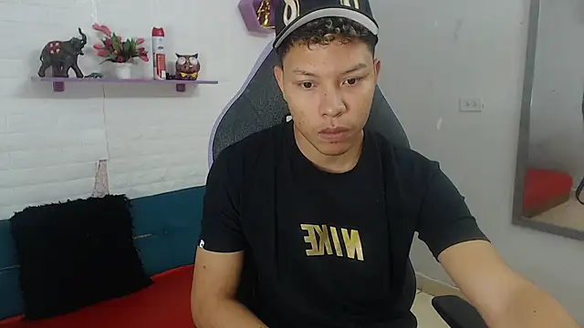 Snapshot of marcus_20 chatting on 5, 12, 2025 marcus 20 online show from 5, 12, 2025