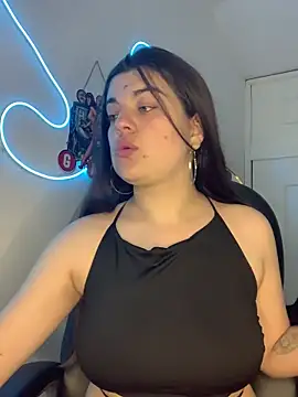 Snapshot of Scarletts_Boobs chatting on 14, 12, 2025 Scarletts Boobs online show from 14, 12, 2025