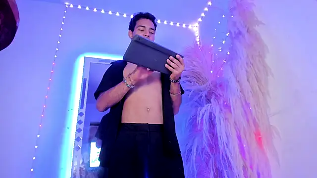 Snapshot of All_fetiche chatting on 27, 11, 2025 All fetiche online show from 27, 11, 2025