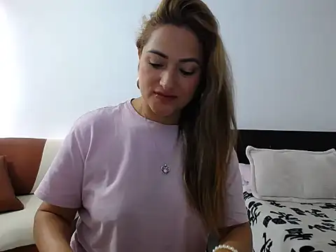 Snapshot of ximenaxcite19 chatting on 4, 12, 2025 ximenaxcite19 online show from 4, 12, 2025