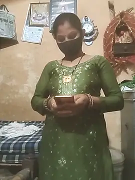 Snapshot of Pooja_bhabhi00 chatting on 27, 11, 2025 Pooja bhabhi00 online show from 27, 11, 2025