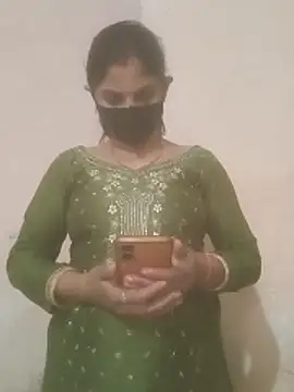 Snapshot of Pooja_bhabhi00 chatting on 4, 12, 2025 Pooja bhabhi00 online show from 4, 12, 2025