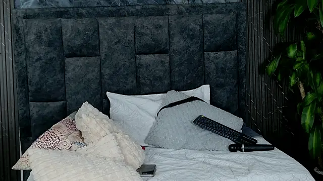 Katialaraa online show from 5, 12, 2025