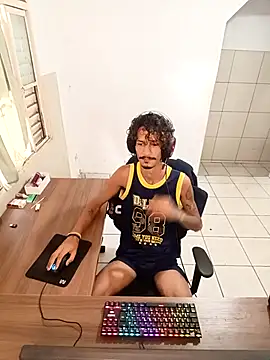 Snapshot of theyllorwillian chatting on 28, 11, 2025 theyllorwillian online show from 28, 11, 2025