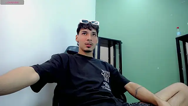 Snapshot of Yankeee_ chatting on 1, 12, 2025 Yankeee online show from 1, 12, 2025