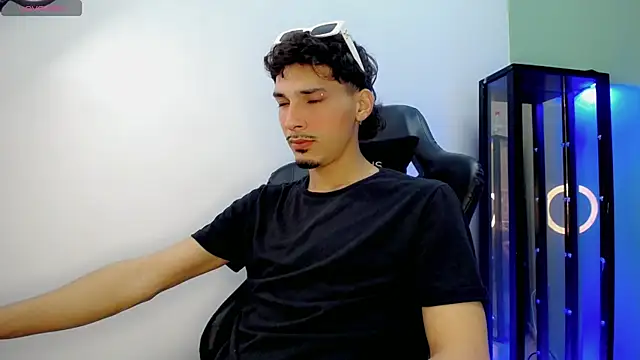 Snapshot of Yankeee_ chatting on 2, 12, 2025 Yankeee online show from 2, 12, 2025