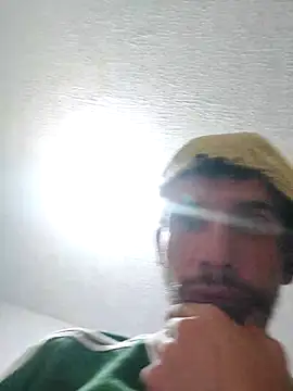 Snapshot of Surf_boy8 chatting on 26, 11, 2025 Surf boy8 online show from 26, 11, 2025