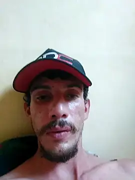 Snapshot of Surf_boy8 chatting on 19, 12, 2025 Surf boy8 online show from 19, 12, 2025