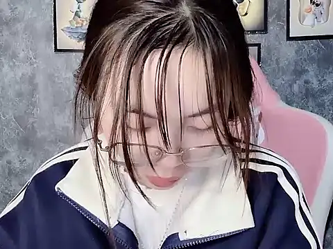 Snapshot of Aria5999 chatting on 5, 12, 2025 Aria5999 online show from 5, 12, 2025