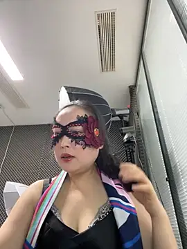 Snapshot of TL-46 chatting on 4, 12, 2025 TL-46 online show from 4, 12, 2025