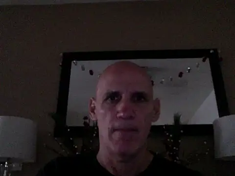 Snapshot of Elosoo chatting on 5, 12, 2025 Elosoo online show from 5, 12, 2025