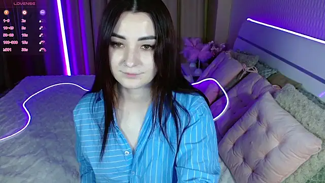 Snapshot of AdeleCutie chatting on 3, 12, 2025 AdeleCutie online show from 3, 12, 2025