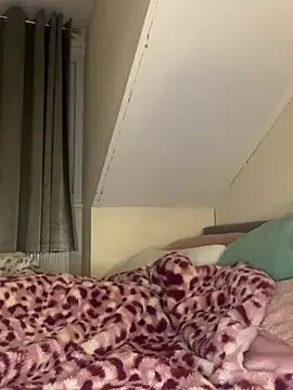 Pixie Dust 69 online show from 16, 2, 2026