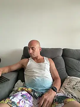 Snapshot of Russo41rj chatting on 17, 12, 2025 Russo41rj online show from 17, 12, 2025