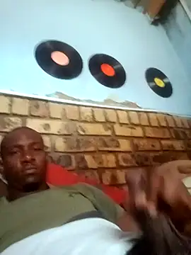 Snapshot of Longinchdick chatting on 28, 11, 2025 Longinchdick online show from 28, 11, 2025